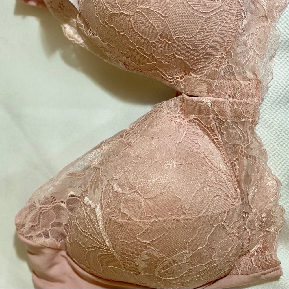 Bra 38D NWT front clasp, tan